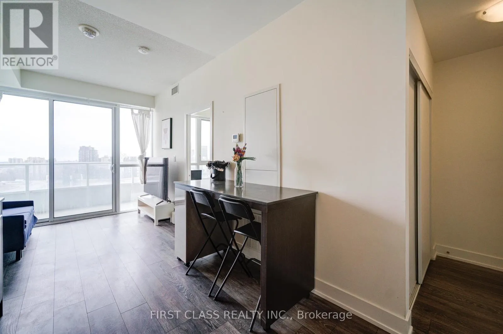 1601 - 180 FAIRVIEW MALL DRIVE