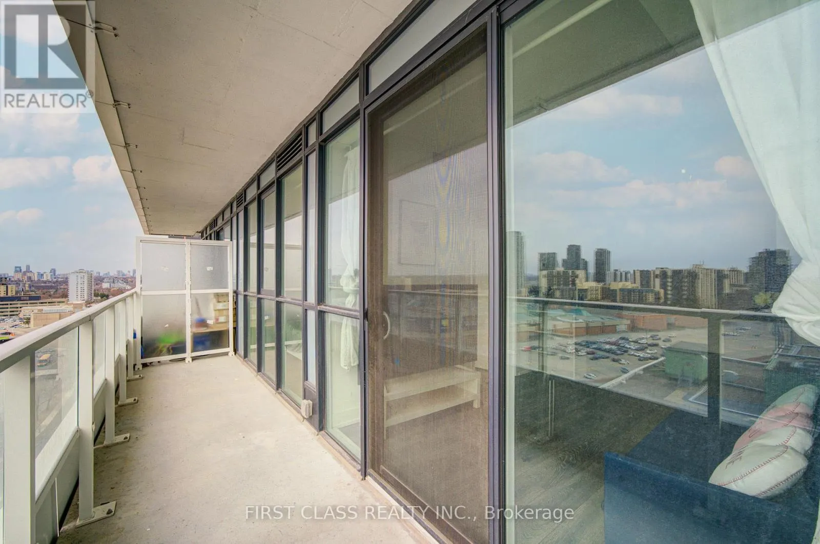 1601 - 180 FAIRVIEW MALL DRIVE