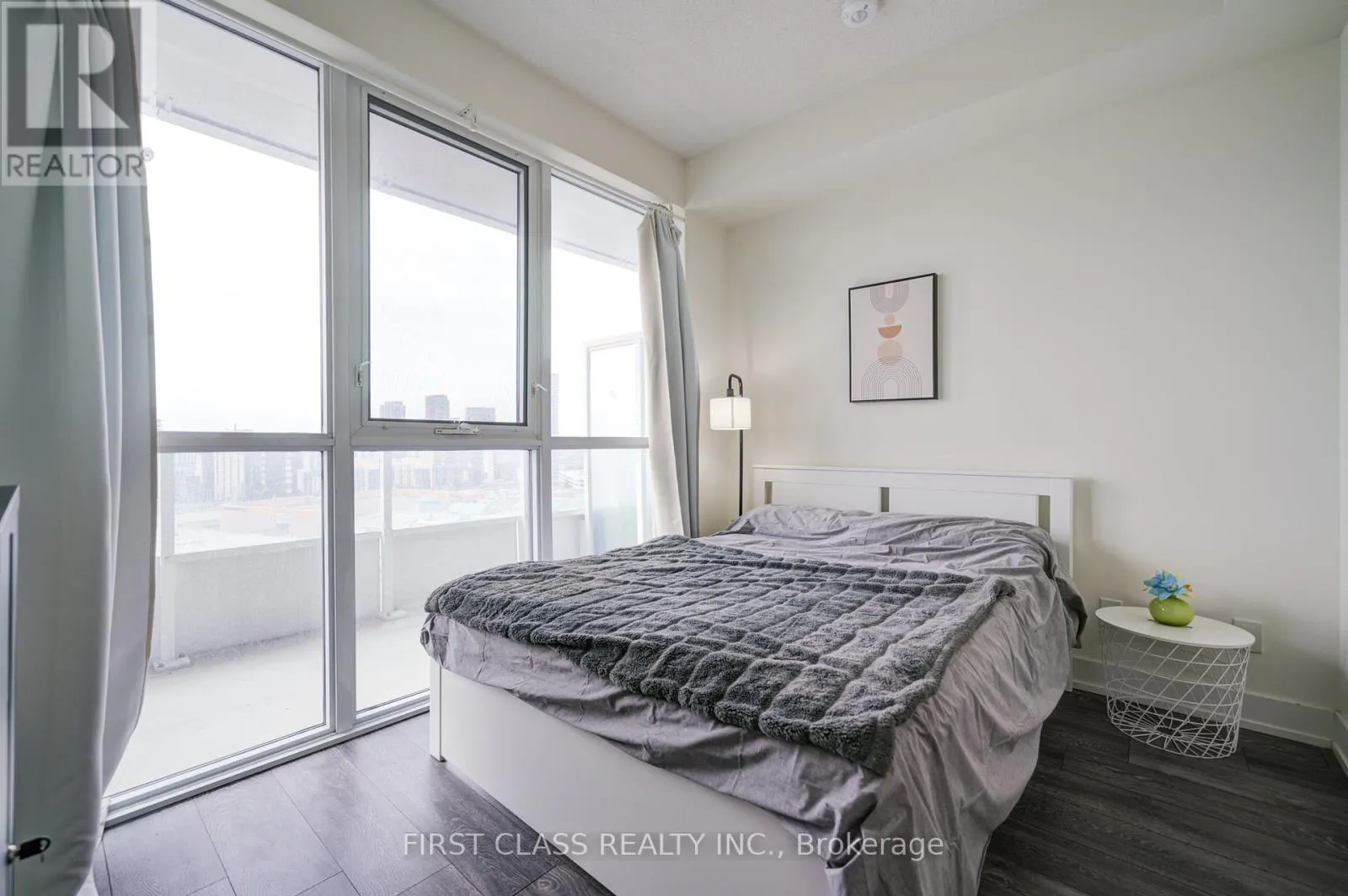 1601 - 180 FAIRVIEW MALL DRIVE