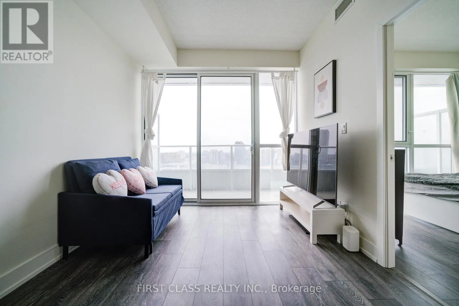 1601 - 180 FAIRVIEW MALL DRIVE