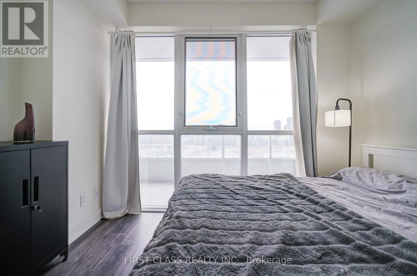 1601 - 180 FAIRVIEW MALL DRIVE