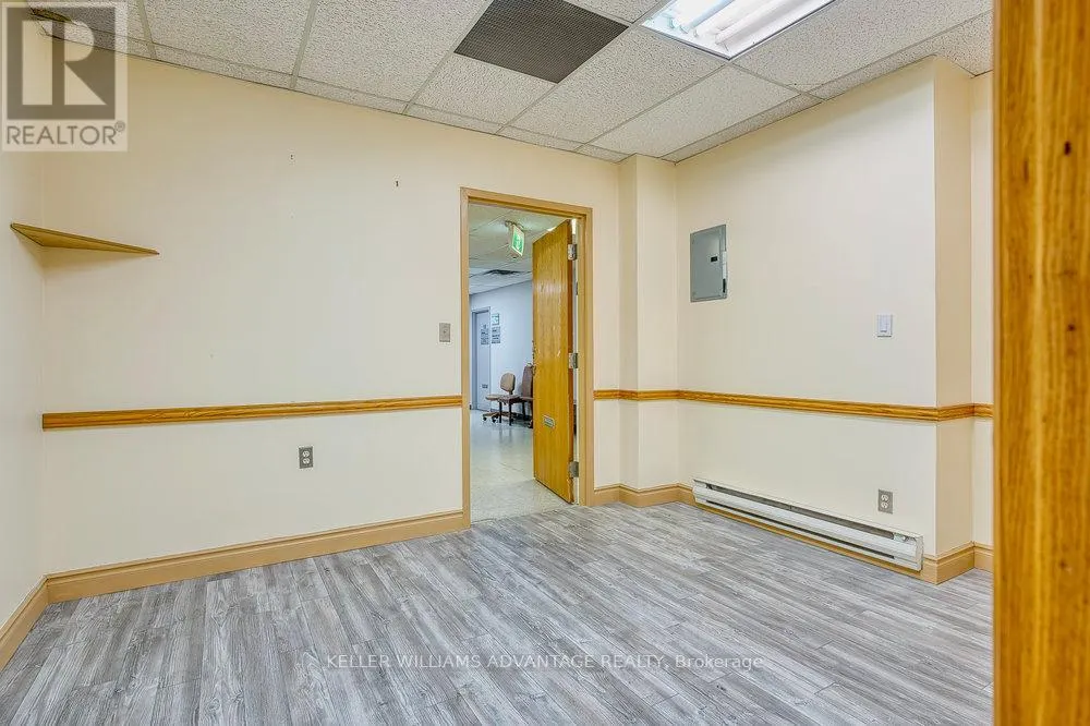203B - 302 SPADINA AVENUE