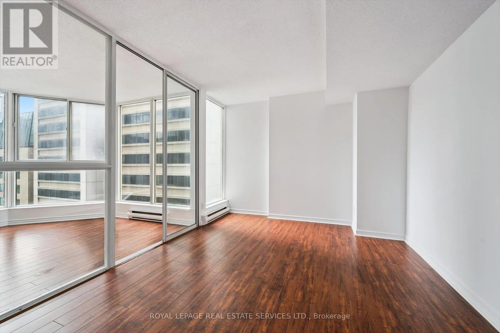 703 - 55 CENTRE AVENUE