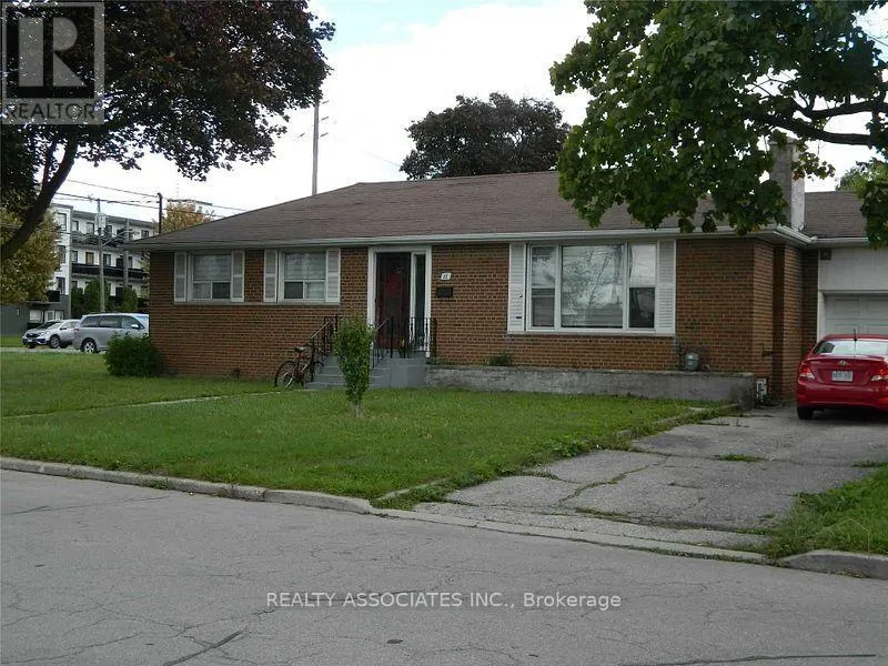 11 MUIRKIRK ROAD