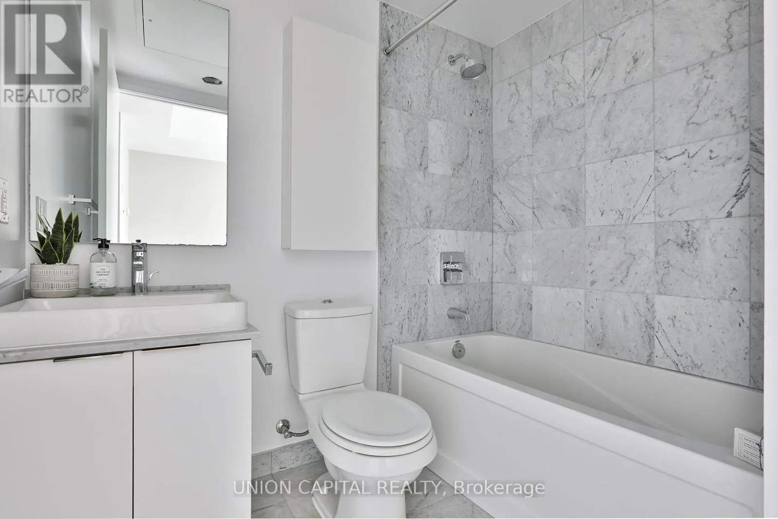 3902 - 14 YORK STREET