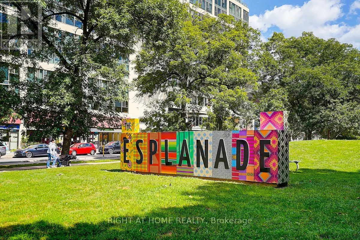 718 - 222 THE ESPLANADE