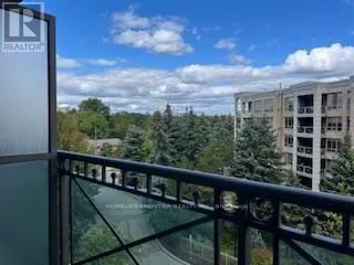 512 - 205 THE DONWAY W