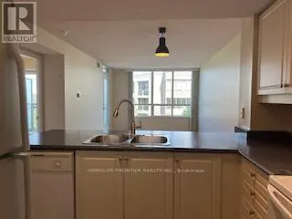 512 - 205 THE DONWAY W