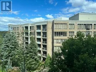 512 - 205 THE DONWAY W