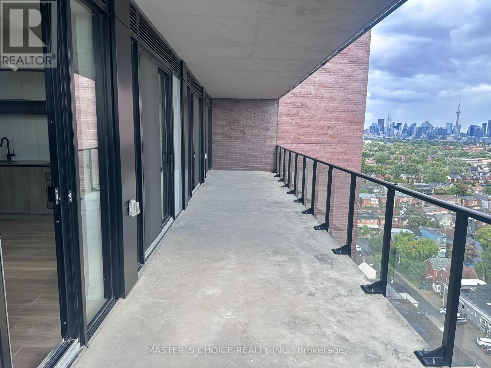 1604 - 181 STERLING ROAD