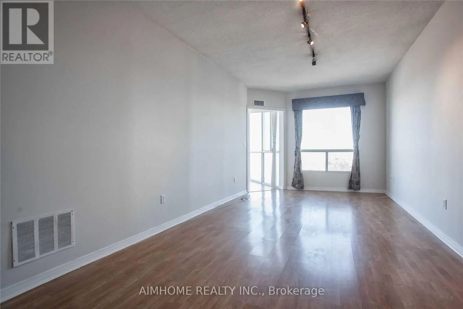 3711 - 5 CONCORDE PLACE