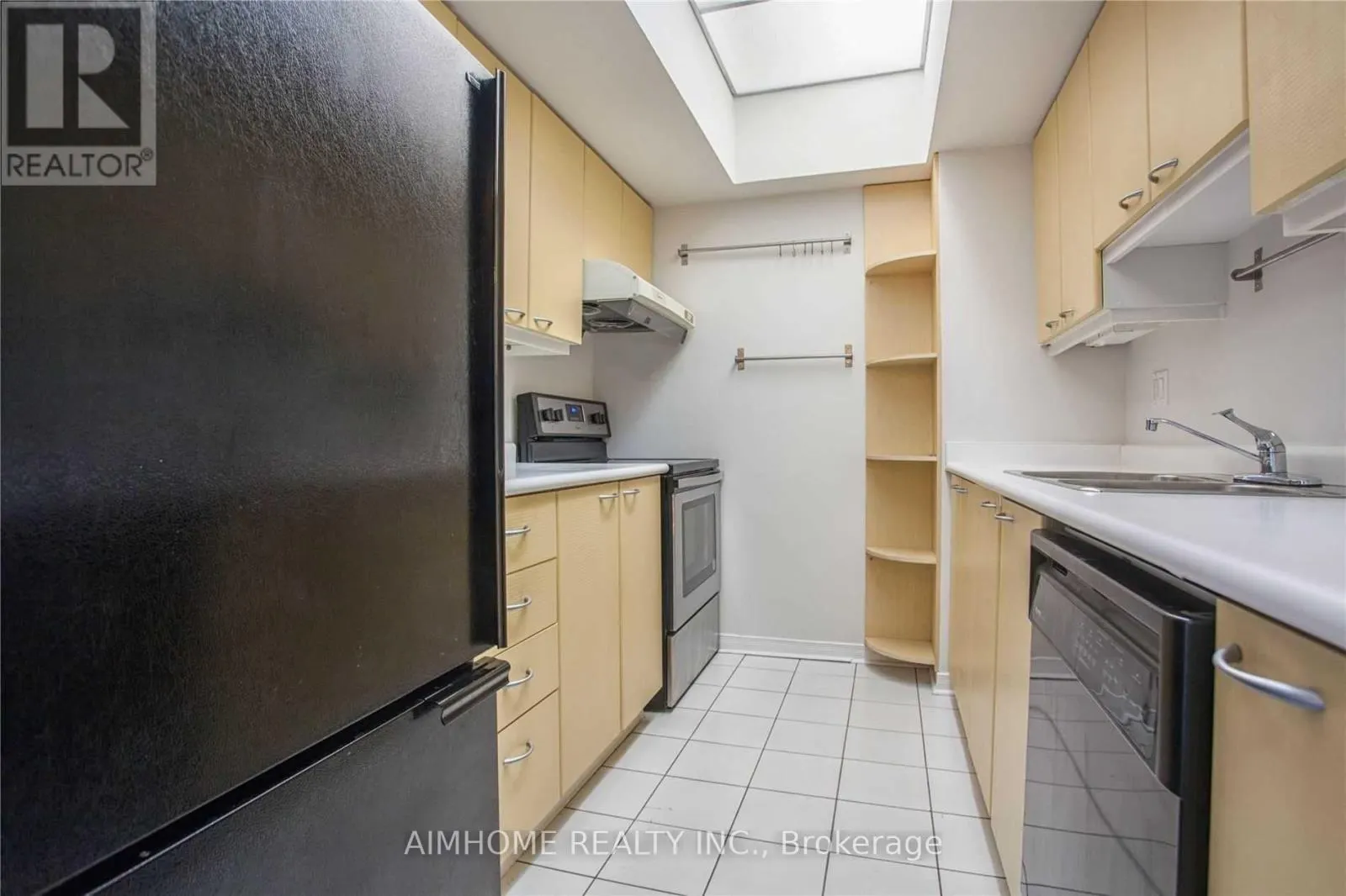 3711 - 5 CONCORDE PLACE