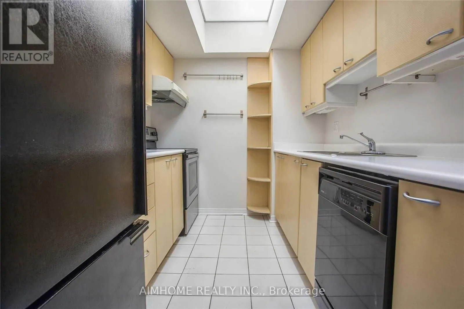 3711 - 5 CONCORDE PLACE