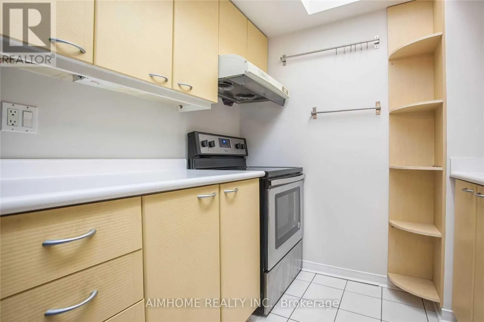 3711 - 5 CONCORDE PLACE