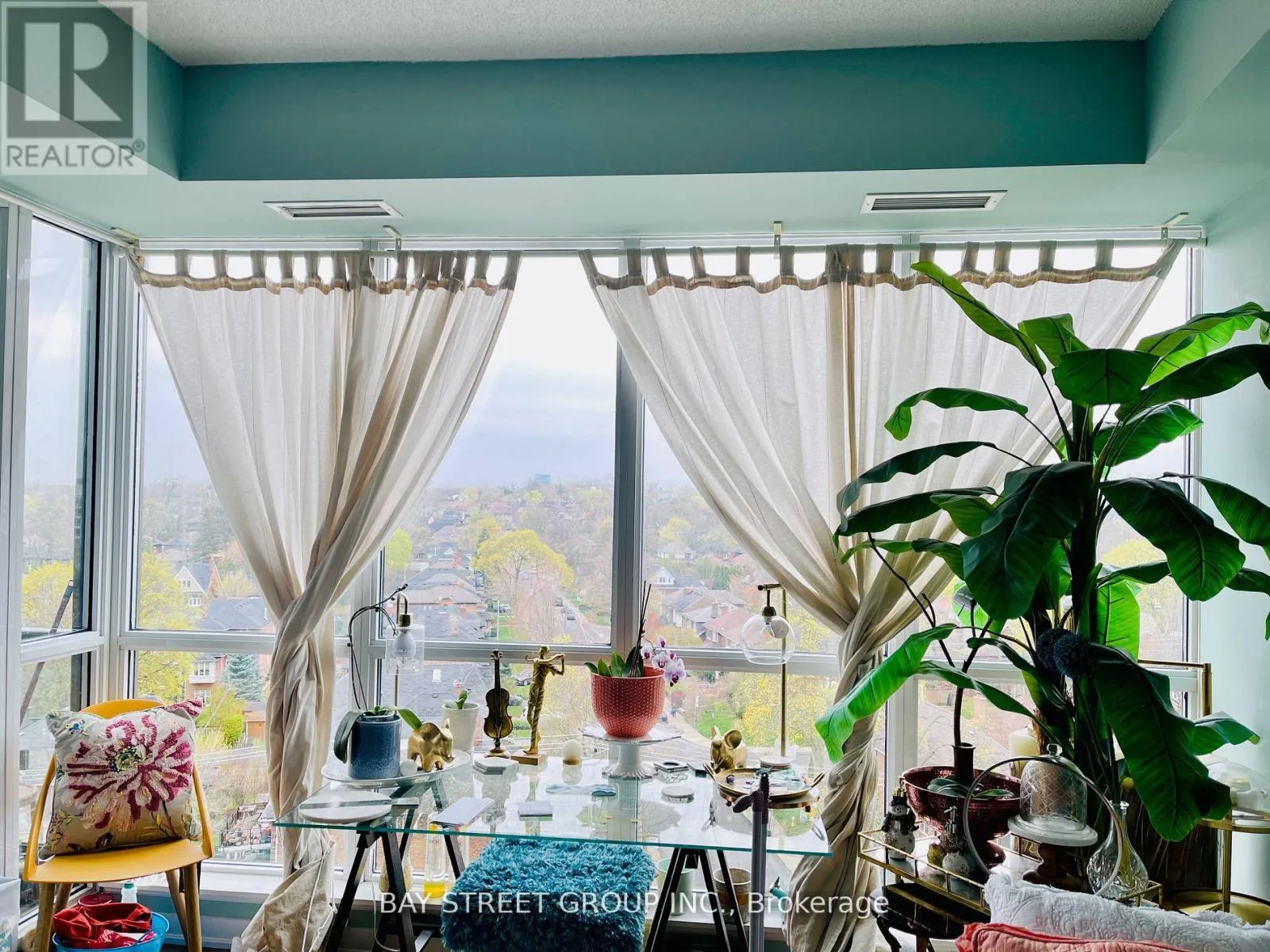 911(SECOND BEDROOM) - 60 BERWICK AVENUE