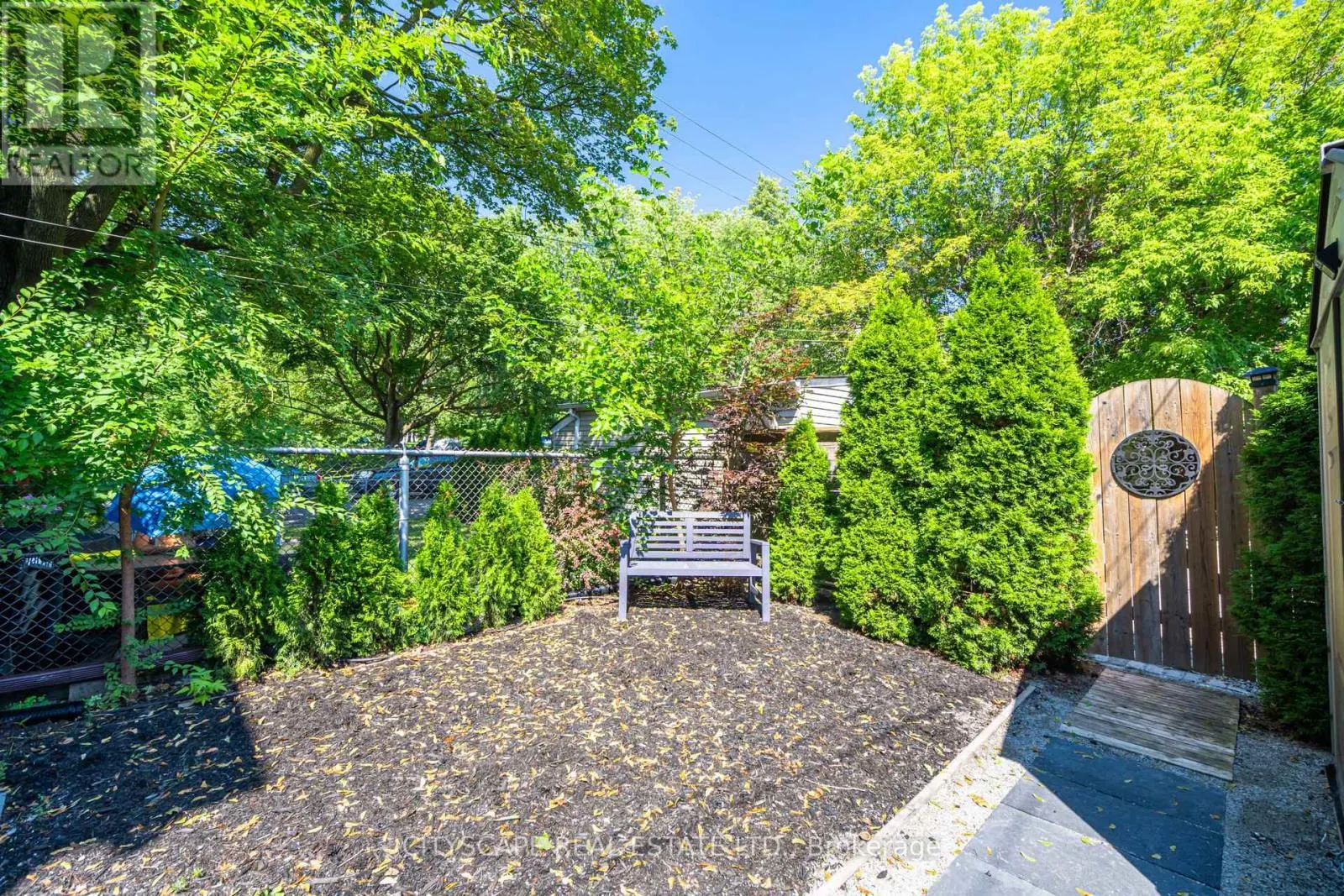 MAIN/LOWER - 791 DUFFERIN STREET