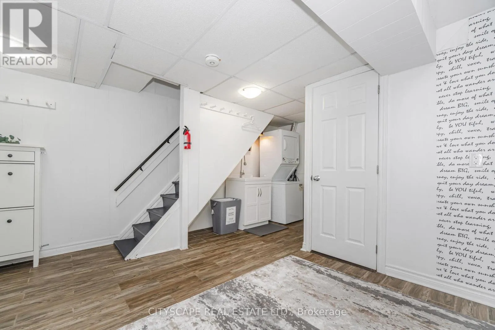 MAIN/LOWER - 791 DUFFERIN STREET