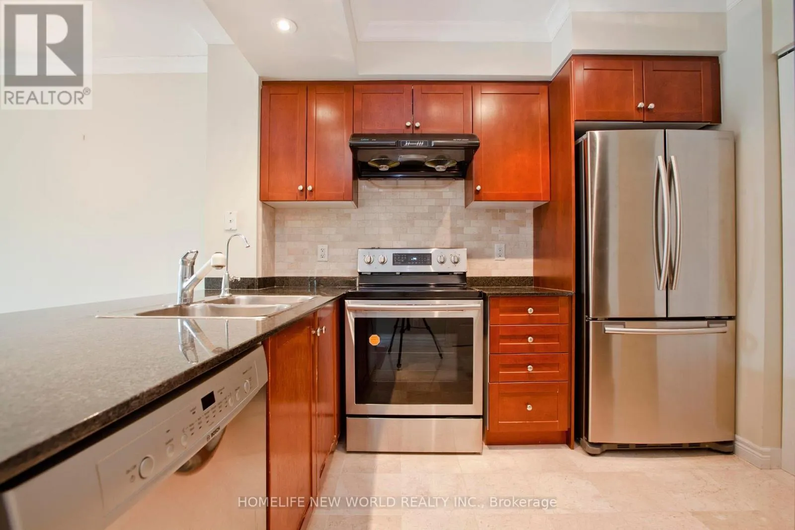 320 - 38 WILLIAM CARSON CRESCENT