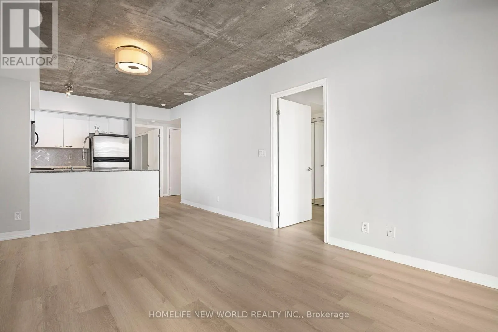 1108 - 22 WELLESLEY STREET E