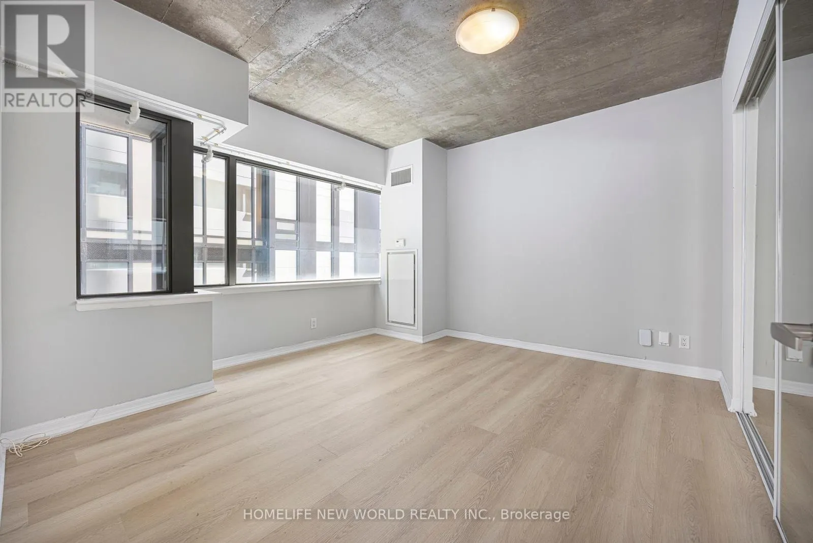 1108 - 22 WELLESLEY STREET E