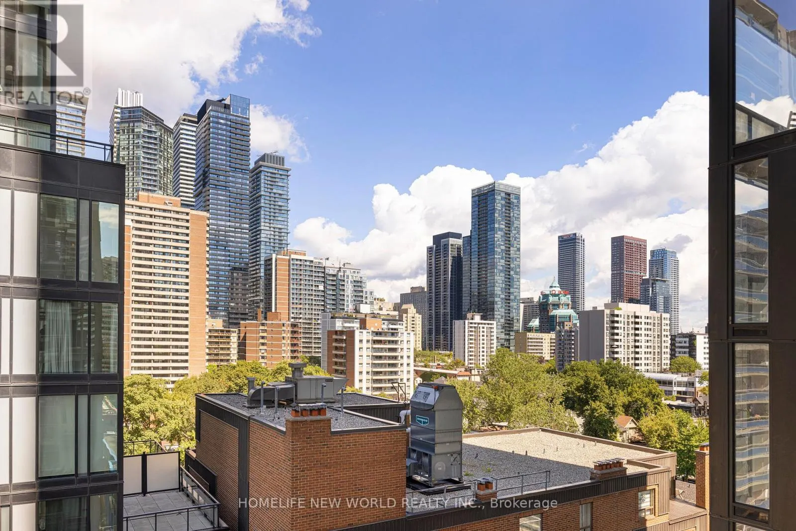 1108 - 22 WELLESLEY STREET E