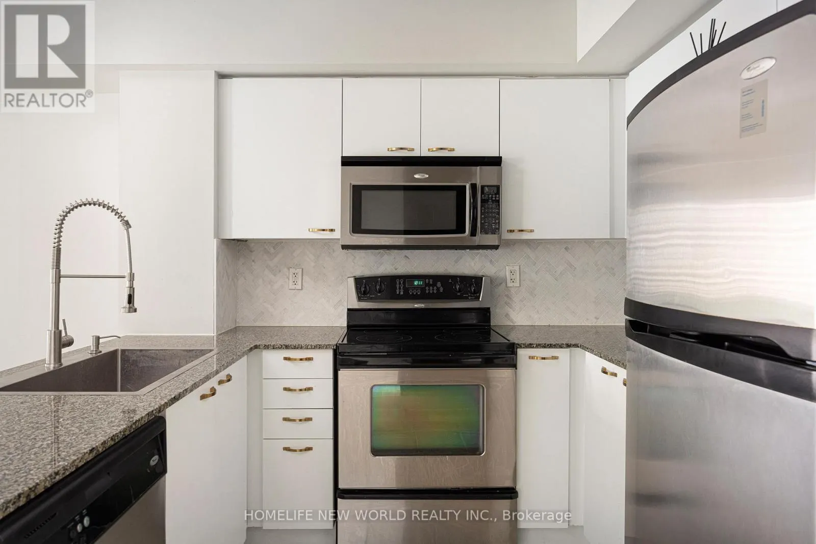 1108 - 22 WELLESLEY STREET E