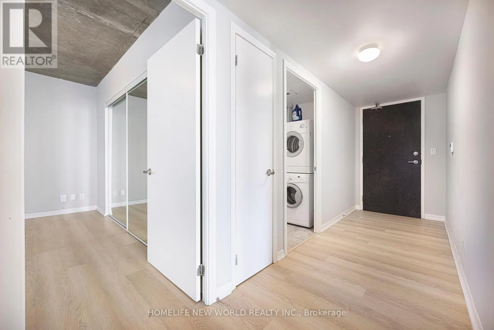 1108 - 22 WELLESLEY STREET E