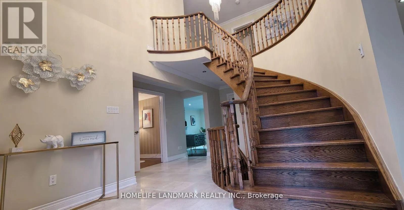 12 CLARINDA DRIVE