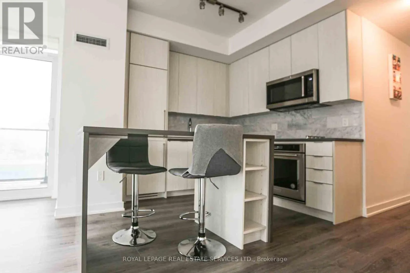 1004 - 38 IANNUZI STREET E