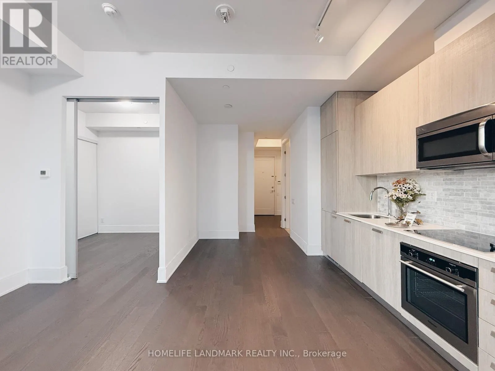 LPH5304 - 50 CHARLES STREET E