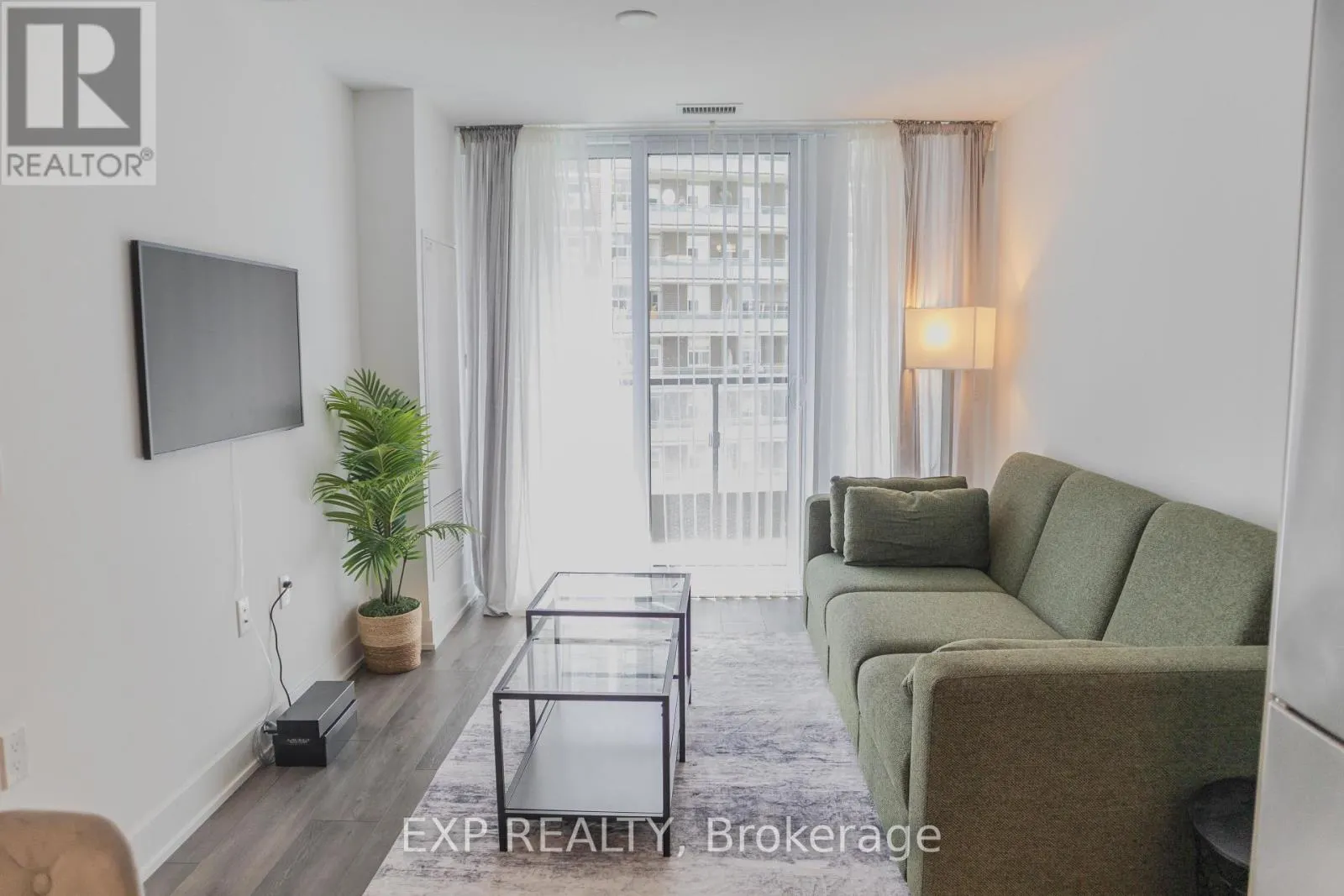 519 - 585 BLOOR STREET E