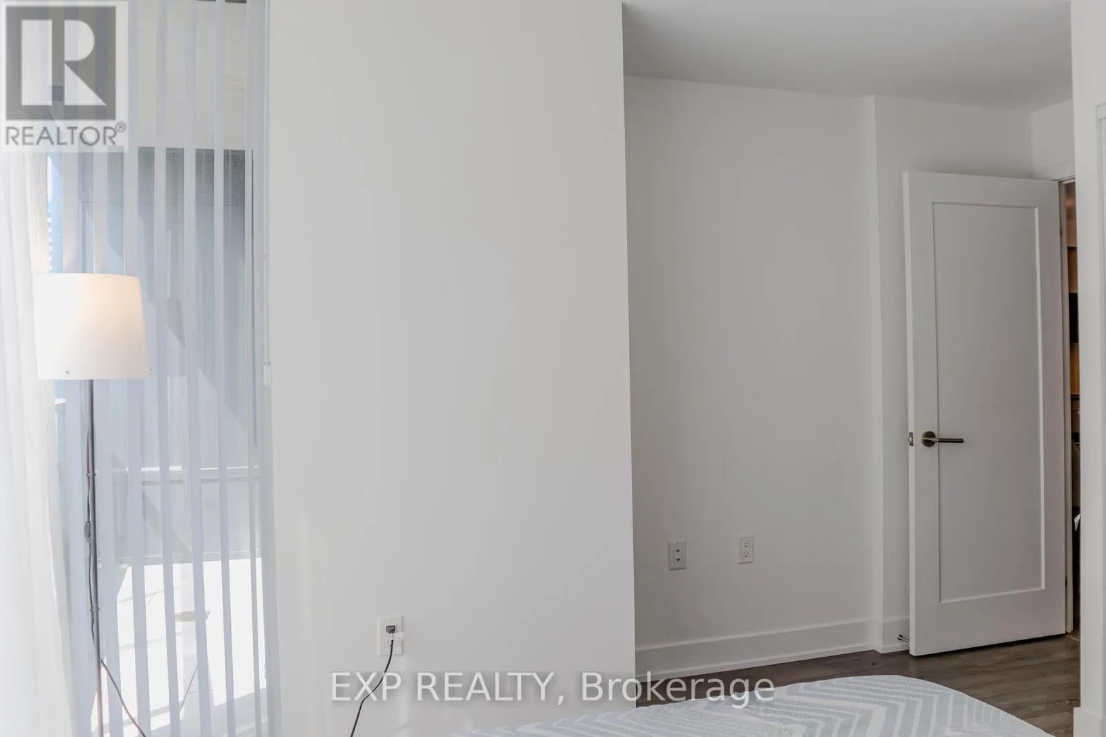 519 - 585 BLOOR STREET E