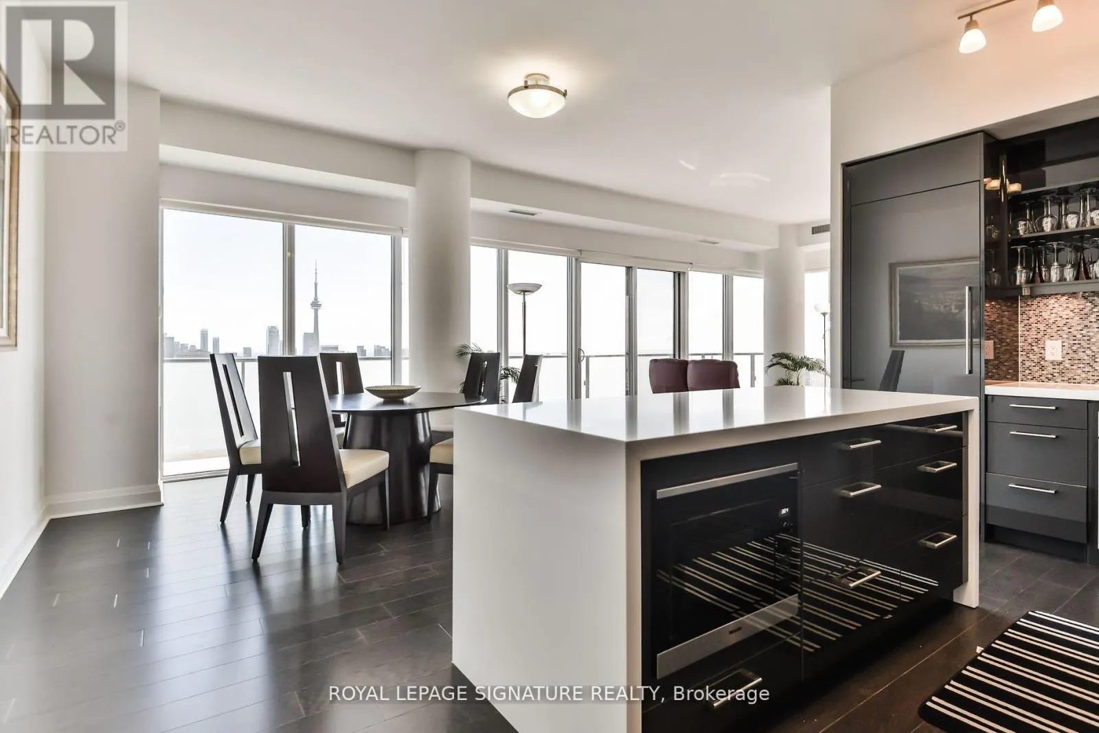 4002 - 65 ST MARY STREET