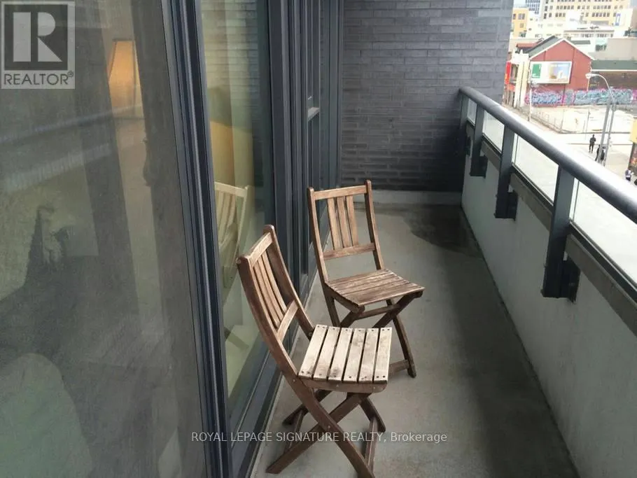 411 - 159 DUNDAS STREET E