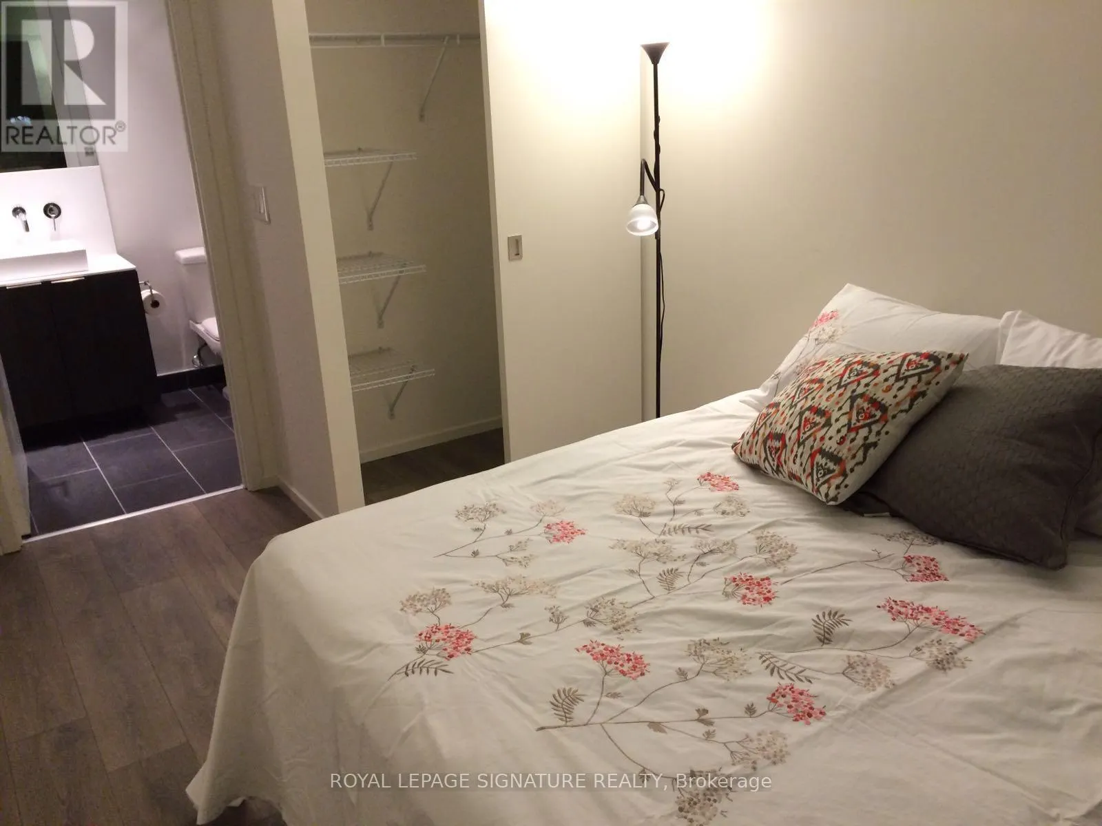 411 - 159 DUNDAS STREET E