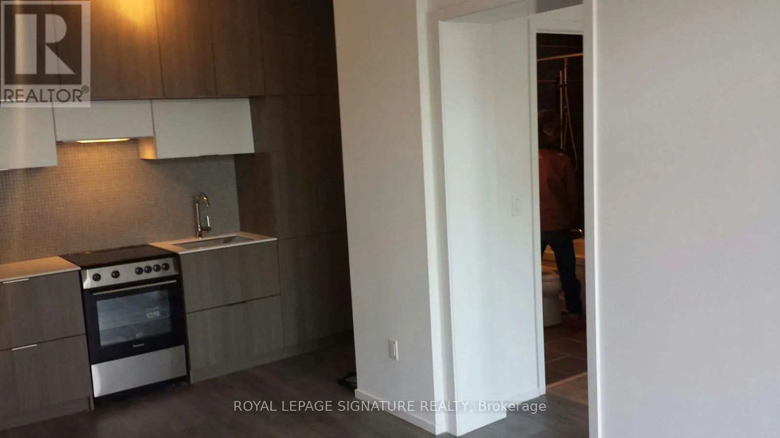 411 - 159 DUNDAS STREET E