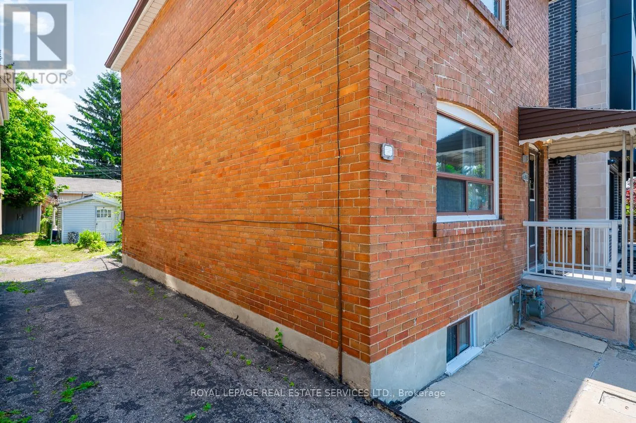 393 GLENHOLME AVENUE
