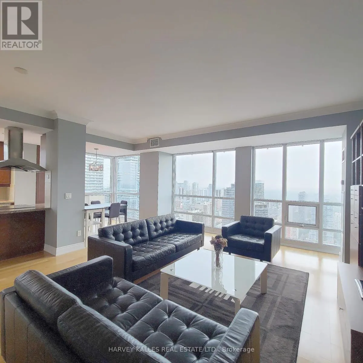 4402 - 761 BAY STREET