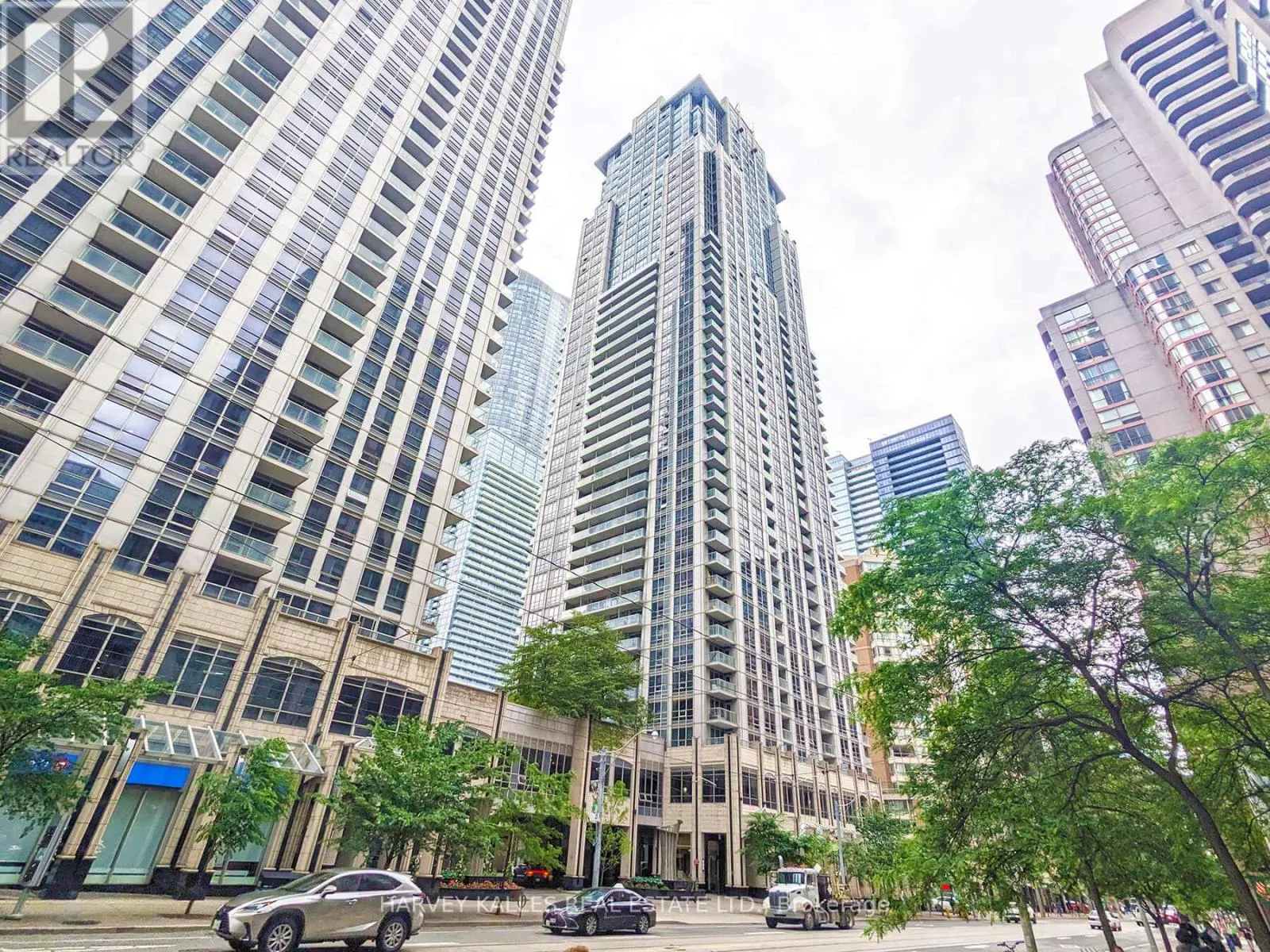 4402 - 761 BAY STREET