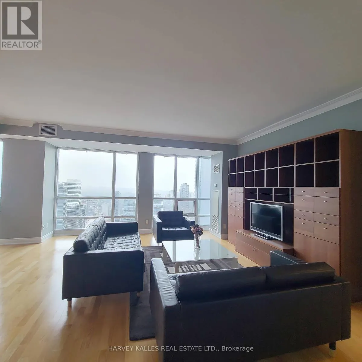 4402 - 761 BAY STREET