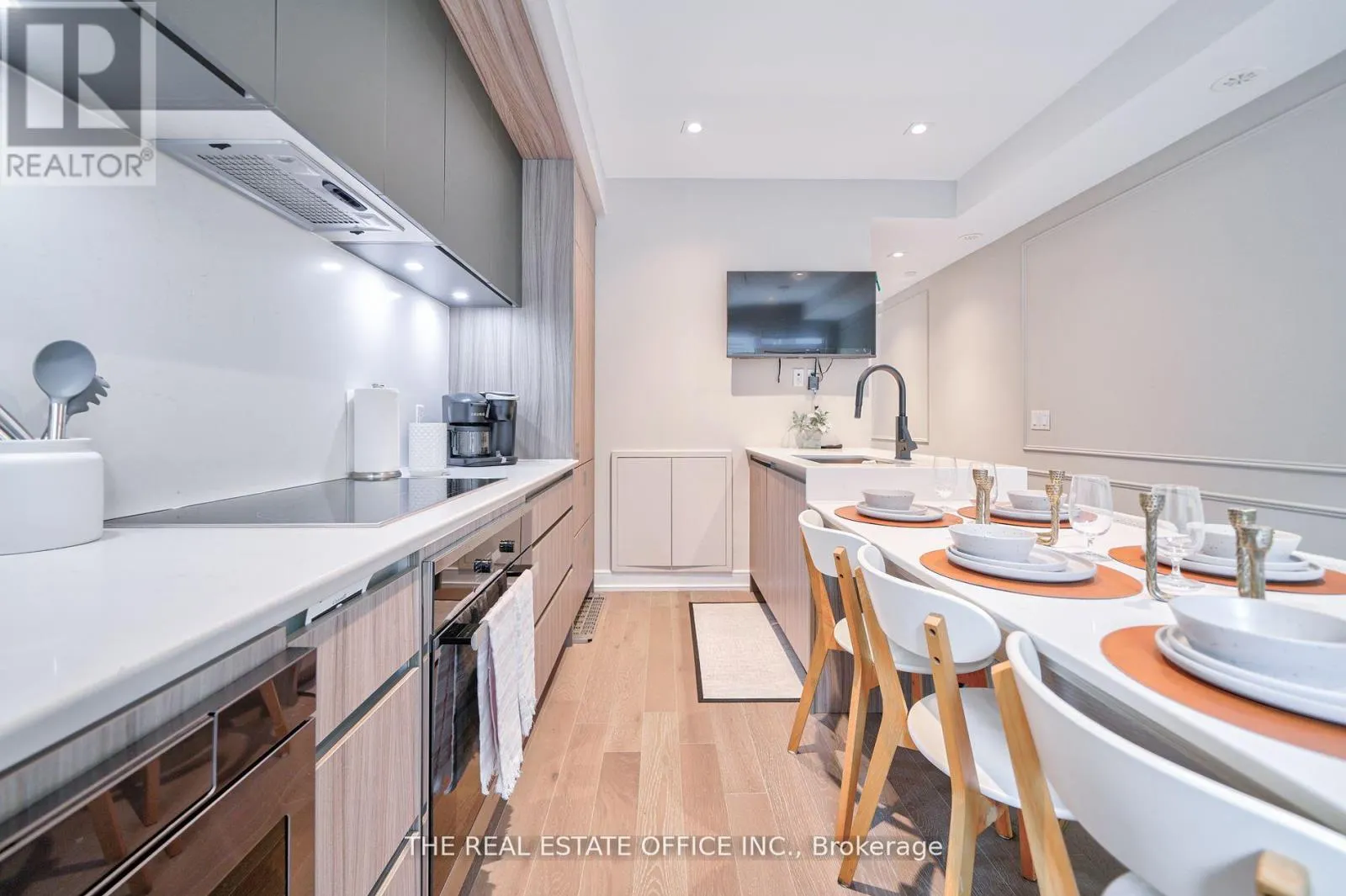 TH 2 - 33 DUNDONALD STREET S