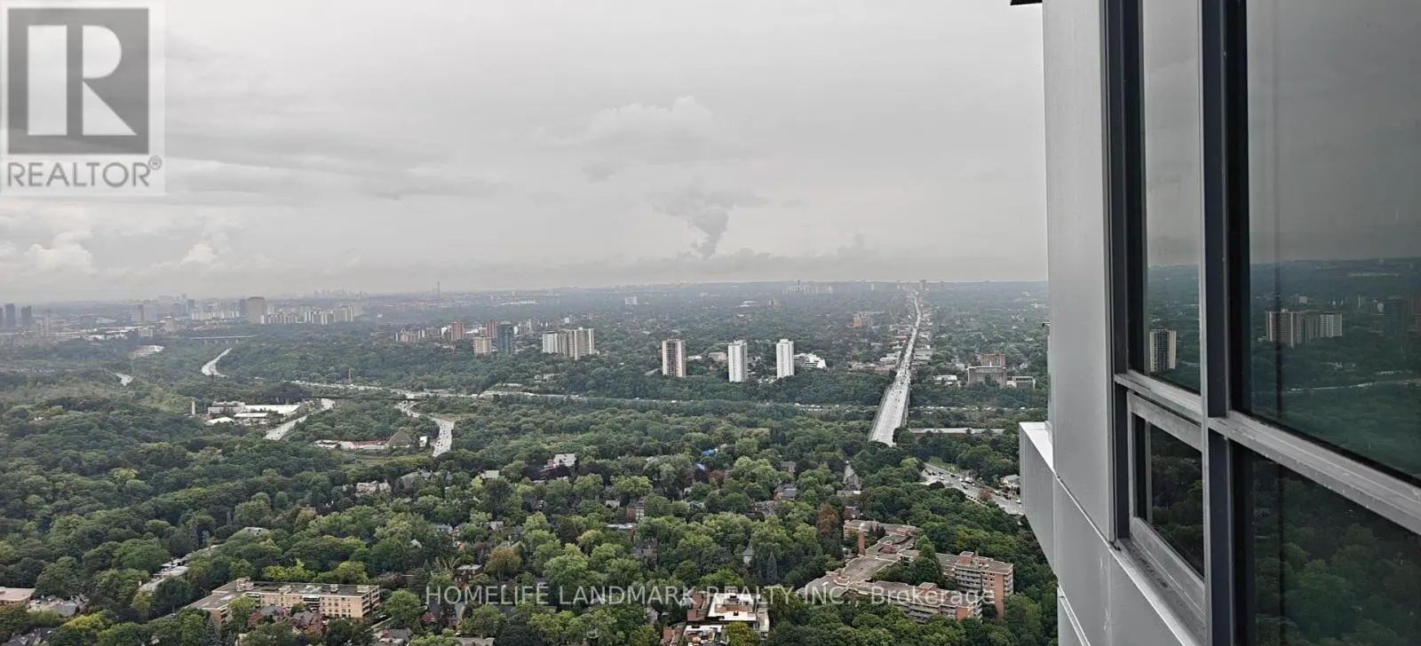 5405 - 395 BLOOR STREET E