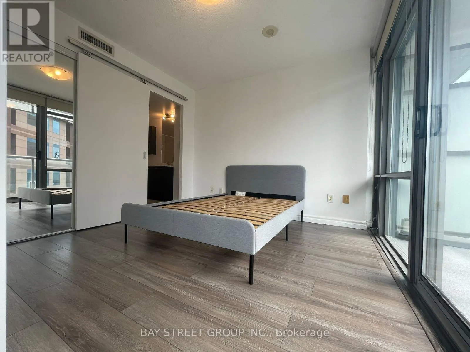 1203 - 38 GRENVILLE STREET