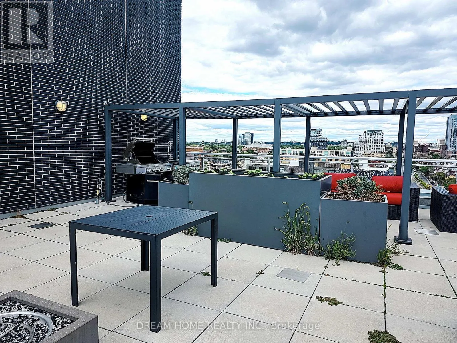 PH06 - 10 WILLISON SQUARE