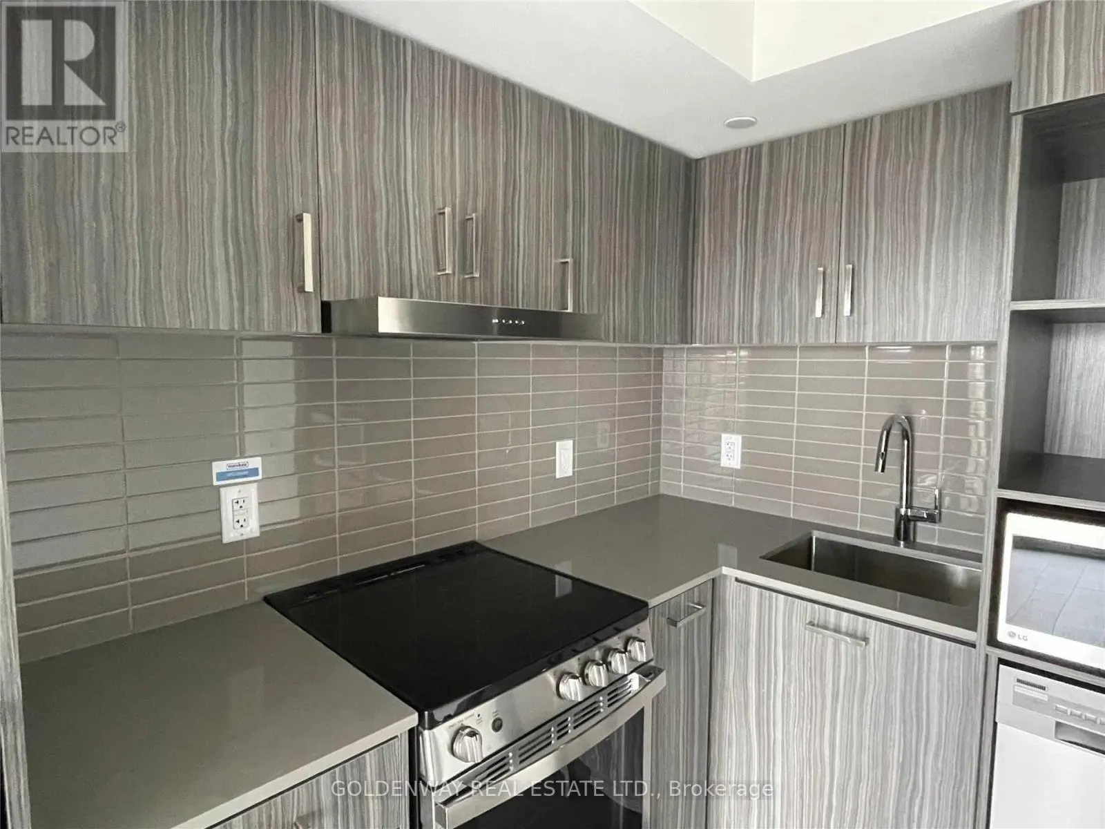 1902 - 219 DUNDAS STREET E