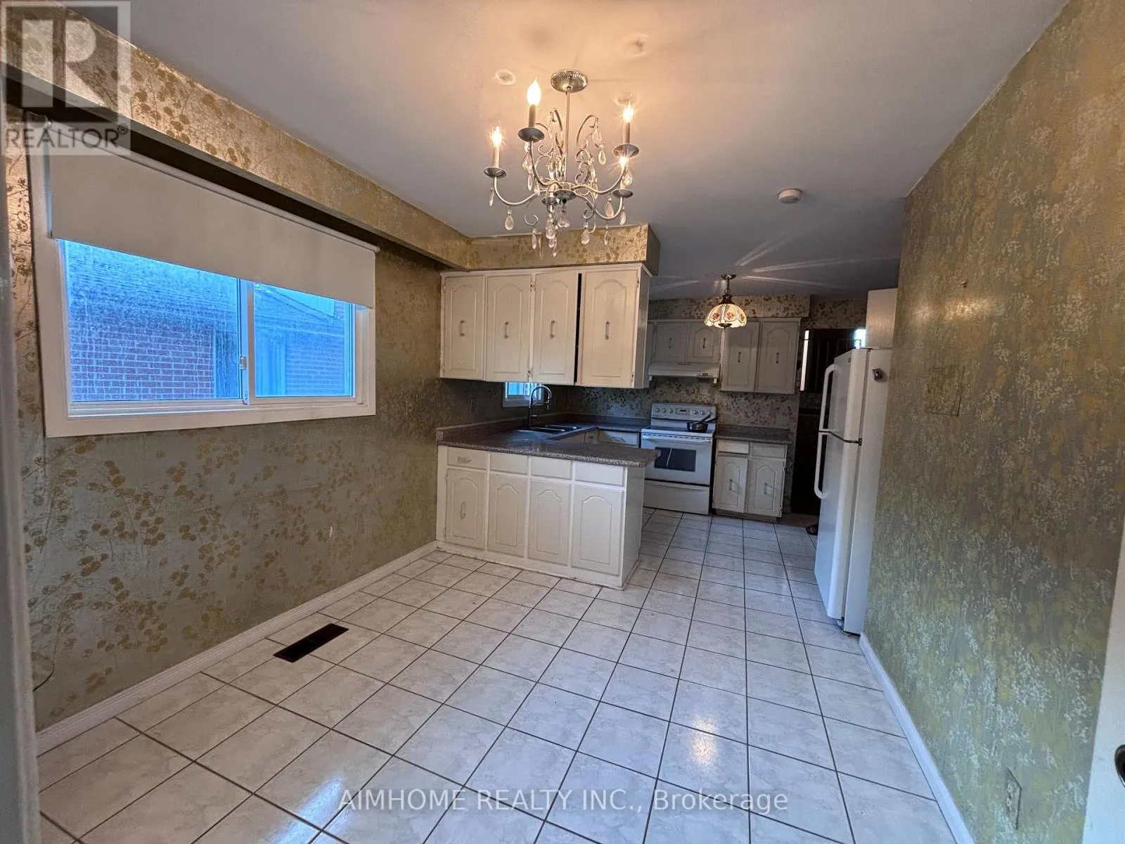 UPPER - 86 JAMES GRAY DRIVE