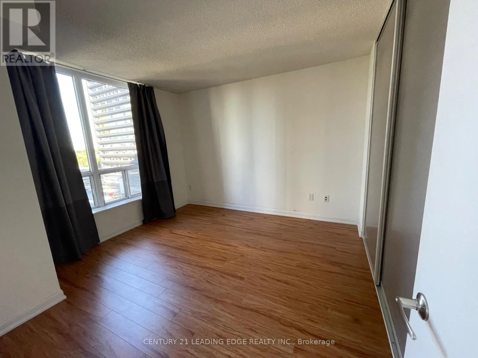 1107 - 33 SHEPPARD AVENUE E