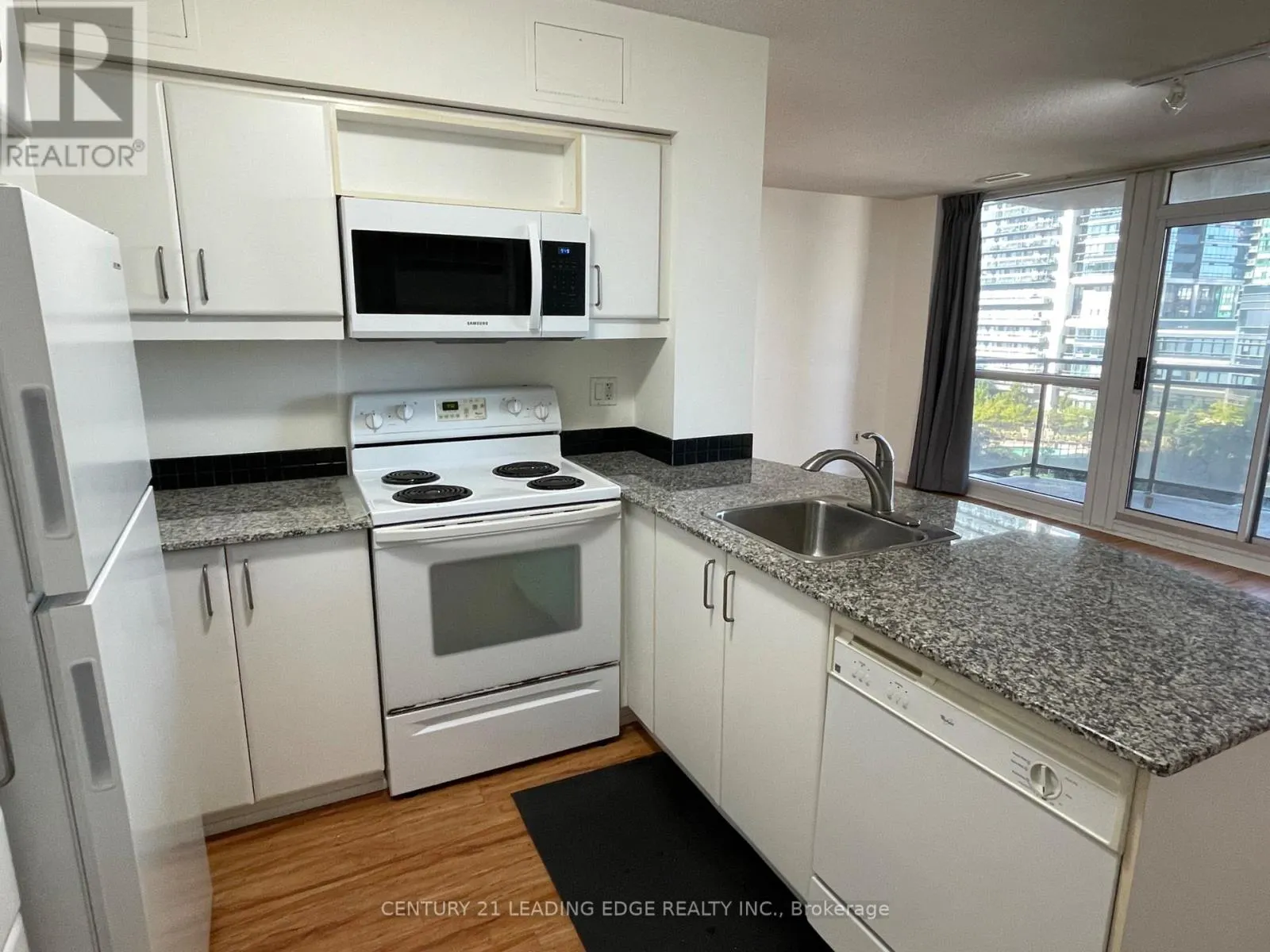 1107 - 33 SHEPPARD AVENUE E
