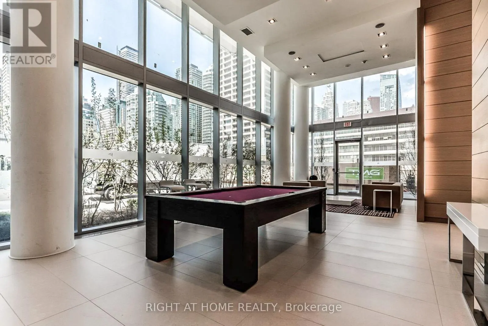 1109 - 29 QUEENS QUAY E