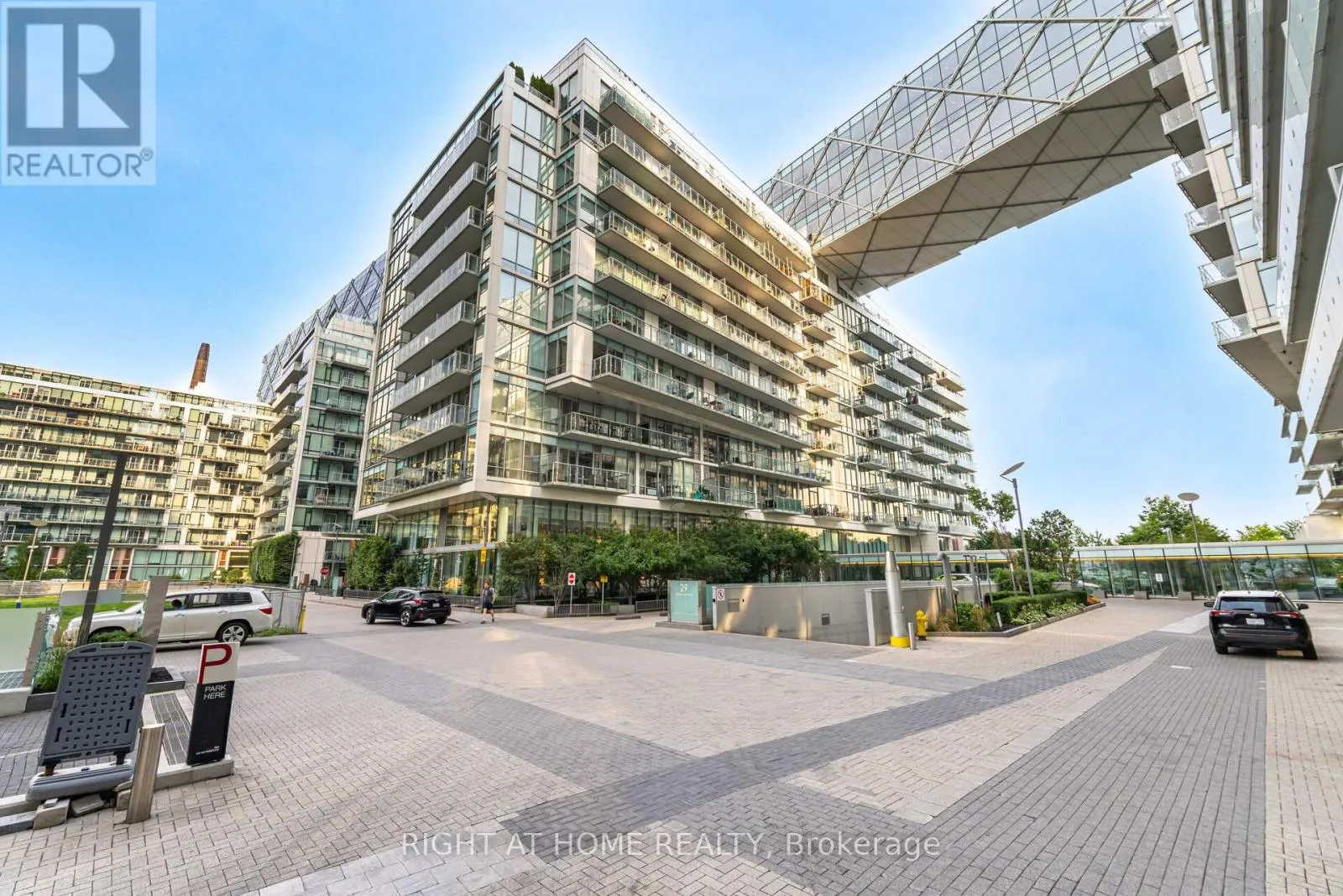 1109 - 29 QUEENS QUAY E